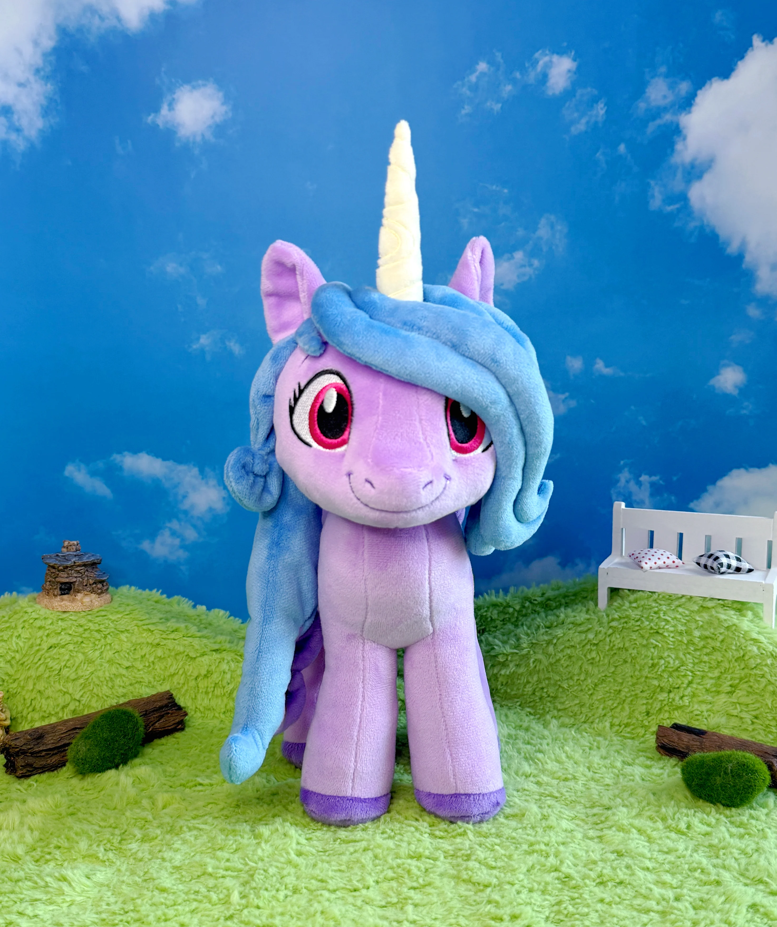 My Little Pony Izzy Moonbow Plush - Image 3