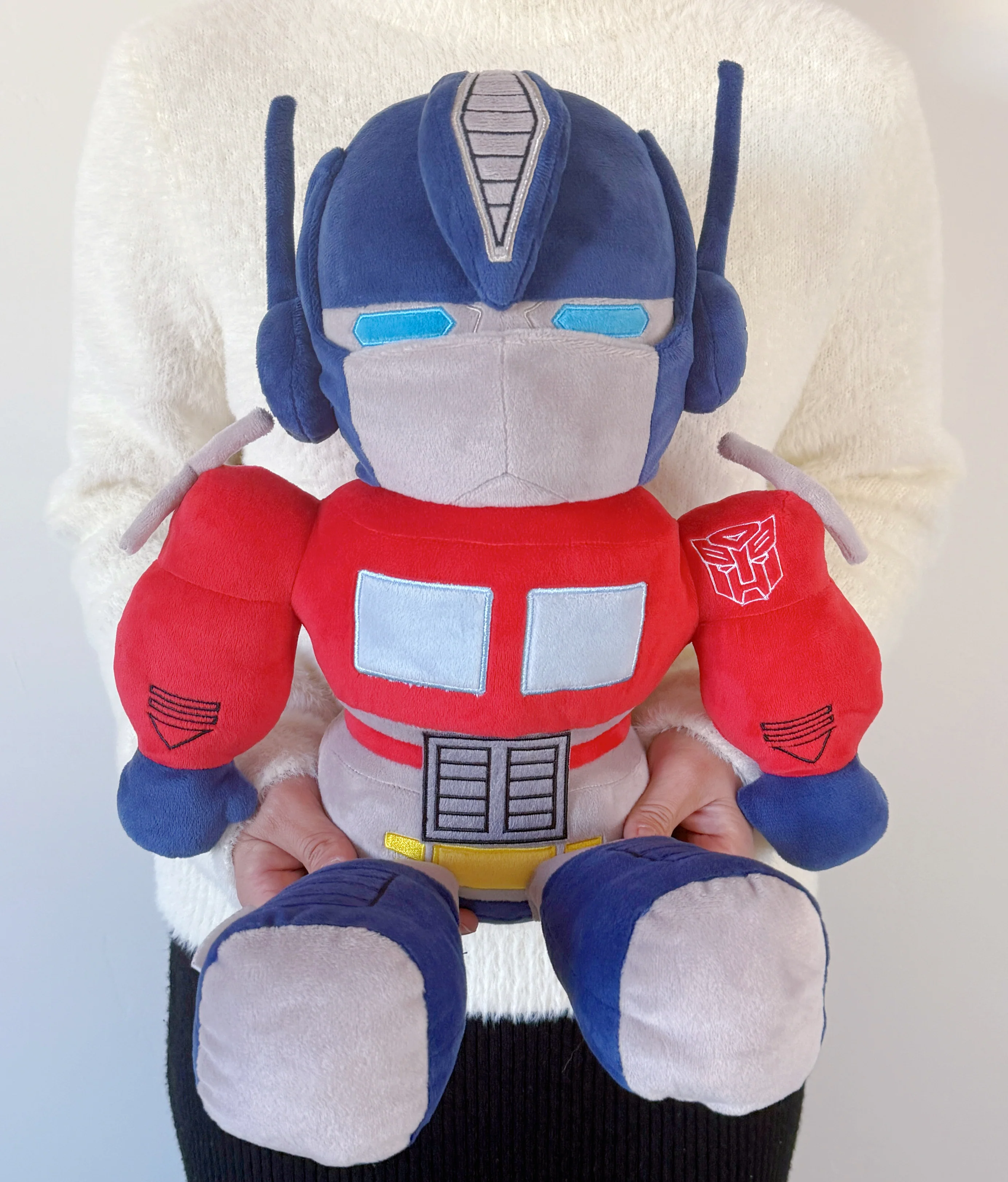 Transformers: Optimus Prime Commander Plush - Image 4