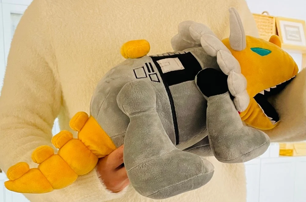 Transformers: Slug Plush - Image 4