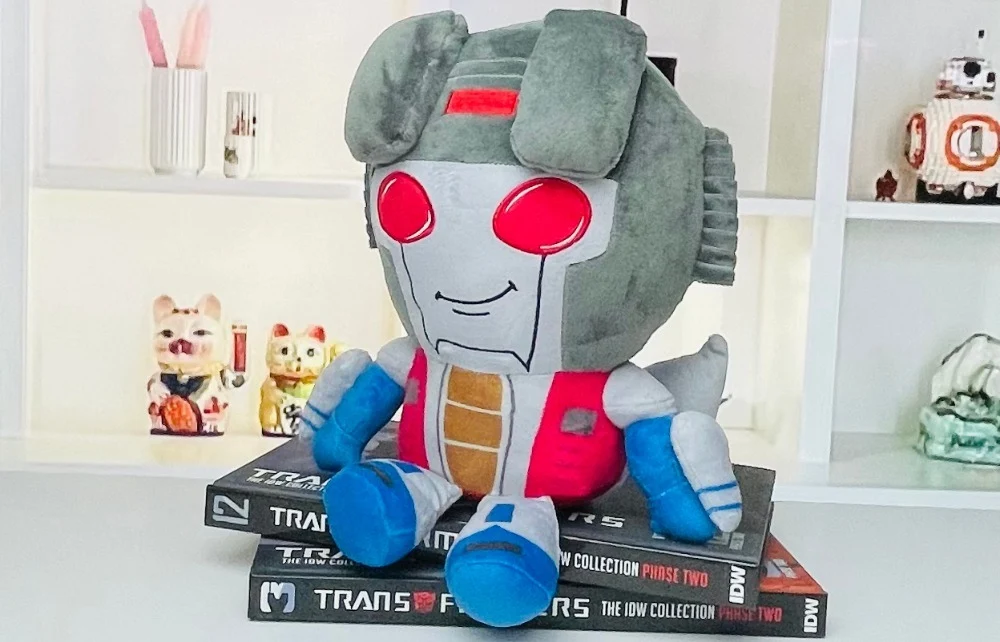 Transformers: Starscream Plush - Image 3